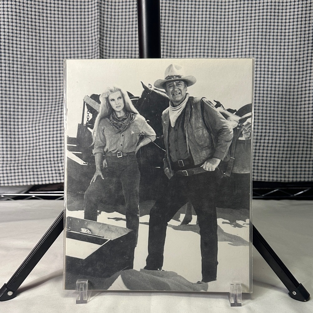 Vintage Wester Black and White movie John Wayne & AnnMargret 1973